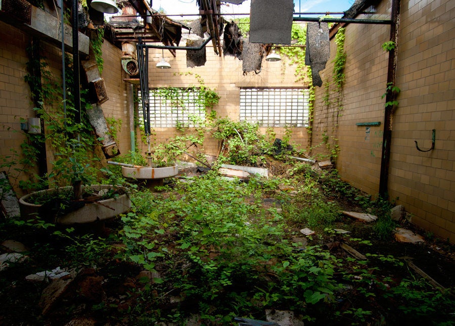 28 Abandoned Structures Still As Vibrant As The Day They Were Deserted