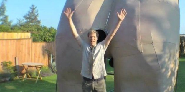 British Man Builds Gigantic Farting Butt Lets Er Rip At France Huffpost Weird News