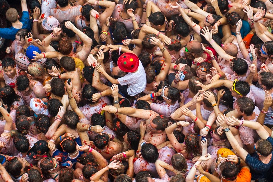 The World's Biggest Tomato Fight At Tomatina Festival 2013