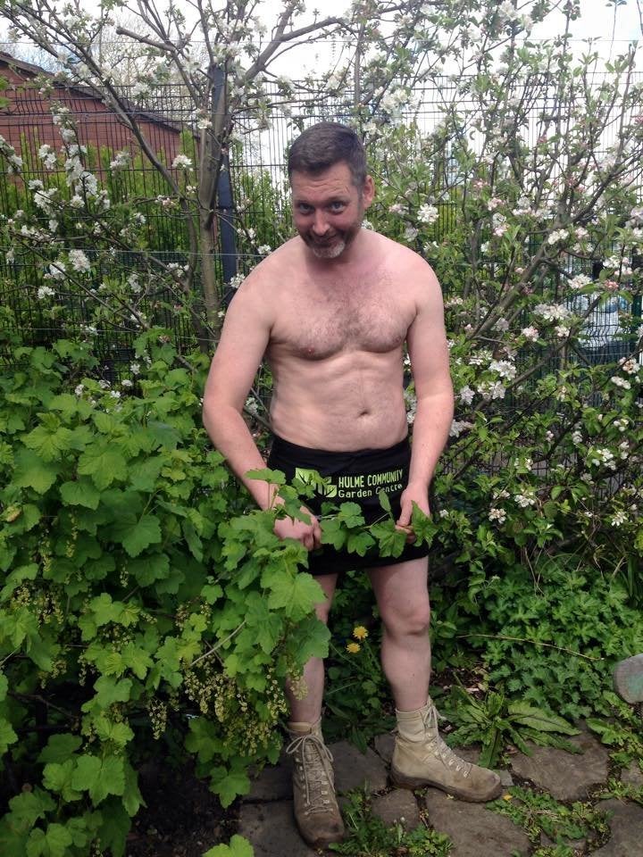 Hoes Abound On World Naked Gardening Day May 2 Huffpost Weird News 