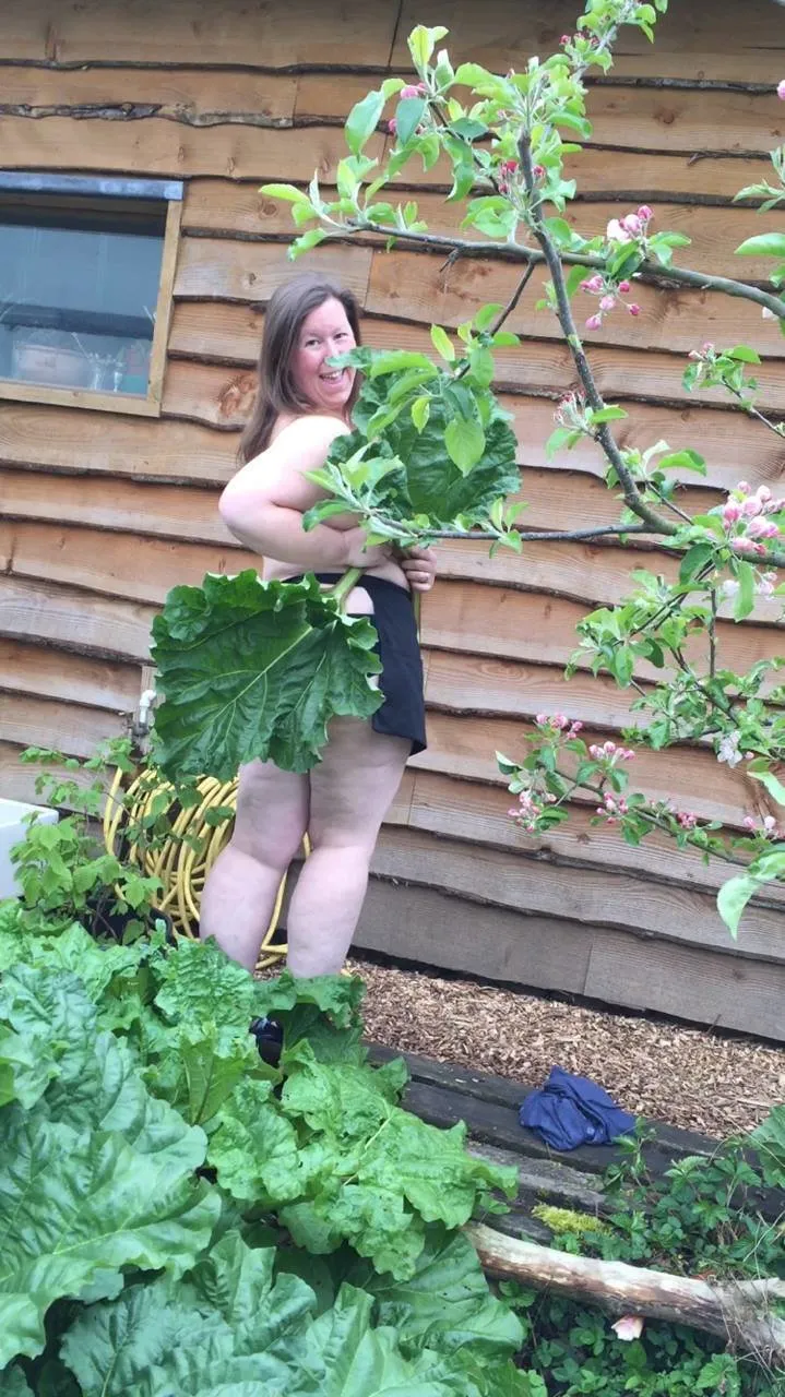 Hoes Abound On World Naked Gardening Day May 2 | HuffPost Weird News