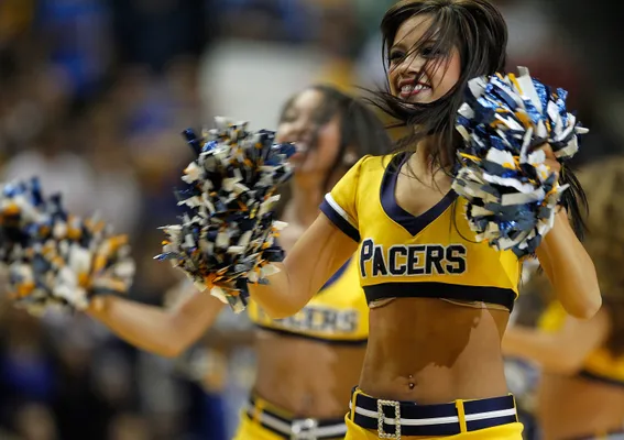 PHOTOS: Cheerleaders Warm Up For Steelers