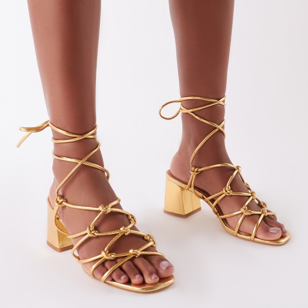 Luxury Gold Gold Strappy Heelsed Sandals For Women Pointy Naked Sandal With  Padlock, Perfect Wedding Gift 100mm Gold Strappy Heels Height, Comes With  Box Sizes 35 43 From Hls666, $62.78 | DHgate.Com