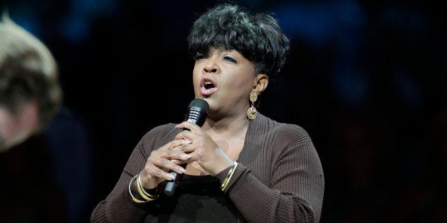 Anita Baker performs the national anthem before Game 4 of the NBA basketball finals between the Los Angeles Lakers and Boston Celtics Thursday, June 10, 2010, in Boston. (AP Photo/Michael Dwyer)