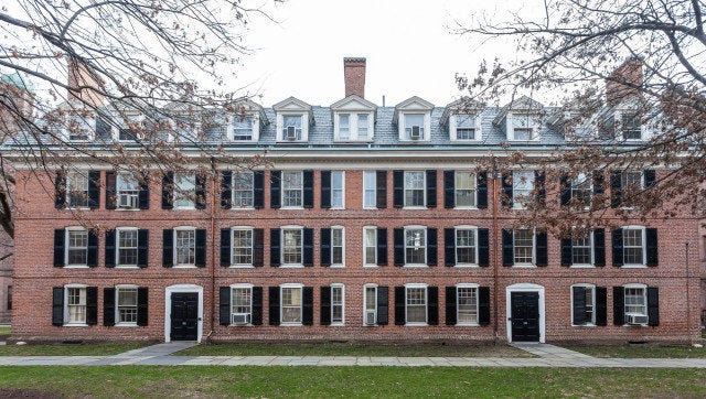 41.30837 | 72.928983333333 description 1 en:Connecticut Hall | Connecticut Hall, Yale University 66000806 | date 2012-01-14 09:35:59 | ...