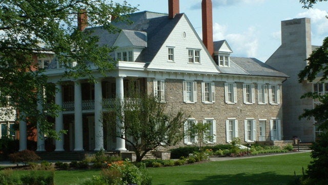 html University House at Penn State University , University Park , Pennsylvania . | Source | Date 2006-07-07 | Author George Chriss | ... 