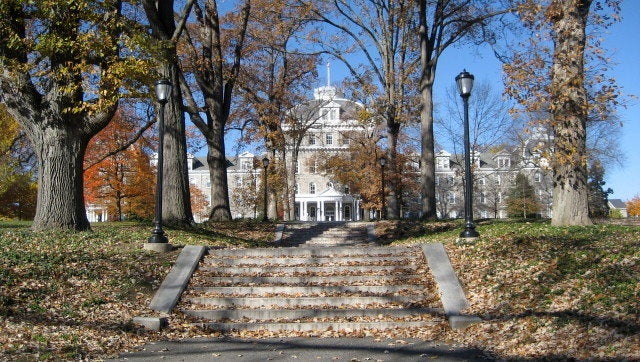 Description A picture of Swarthmore College's Parrish Hall in Swarthmore, PA | Source | Date 11.23.07 | Author Kungming2 | Permission GFDL ...