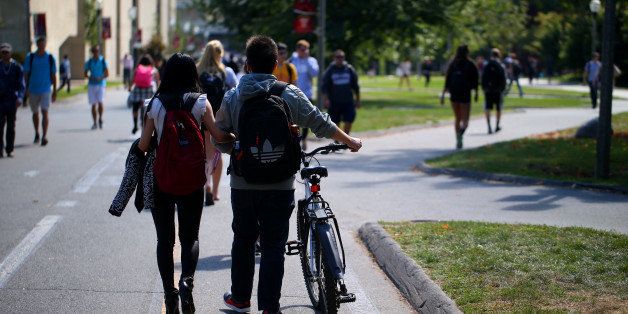 AMHERST, MA - SEPTEMBER 17: Students on the campus of UMass Amherst. (Photo by Jonathan Wiggs/The Boston Globe via Getty Images)