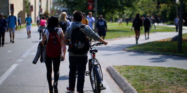 AMHERST, MA - SEPTEMBER 17: Students on the campus of UMass Amherst. (Photo by Jonathan Wiggs/The Boston Globe via Getty Images)