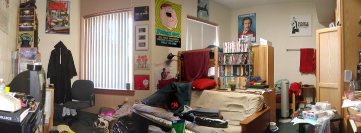 25+ College Dorm Room Essentials - Live Laugh Rowe