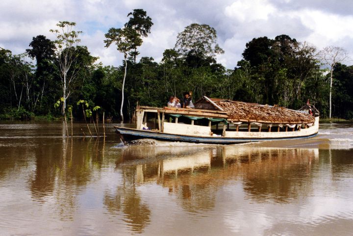 Description 1 Amazon River Taxi in Peru 1 Taxi del río Amazonas en el Perú | Source http://www. flickr. com/photos/anoldent/991455951/ | ... 