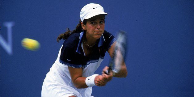 5 Sep 1999: Mary Jo Fernandez of the USA returns the ball during a match in US Open at the USTA National Tennis Courts in Flushing Meadows, New York. Mandatory Credit: Jamie Squire /Allsport