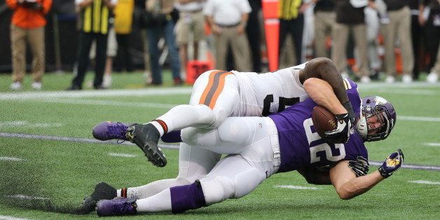 MINNEAPOLIS, MN - SEPTEMBER 22: Toby Gerhart #32 of the Minnesota Vikings carries the ball during an NFL game against the Cleveland Browns at Mall of America Field, on September 22, 2013 in Minneapolis, Minnesota. (Photo by Tom Dahlin/Getty Images)