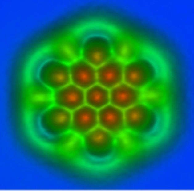 Single Molecule Images Ibm Scientists Capture Closest Photographs Showing Chemical Bonds Photos Huffpost