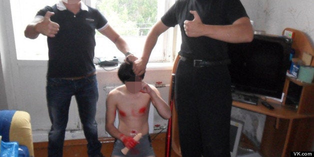 Russian Neo Nazis Allegedly Lure Torture Gay Teens With Online Dating Scam Huffpost