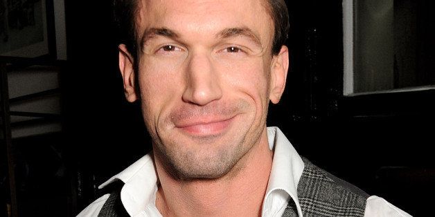Christian Jessen British Tv Doctor To Test Ex Gay Therapy Methods On Cure Me I M Gay Huffpost