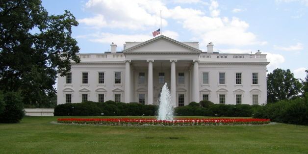 White House, with the north lawn and fountain in-between.