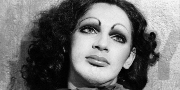 Andy Warhol transvestite Superstar Holly Woodlawn, acclaimed for her performance in 'Trash', photographed in her Greenwich Village apartment in 1970. (Photo by Jack Mitchell/Getty Images) 