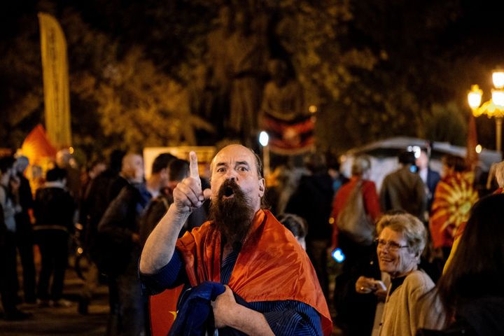 Διαδηλωτές κατά της συμφωνίας των Πρεσπών στους δρόμους των Σκοπίων μετά το δημοψήφισμα της 30ης Σεπτεμβρίου