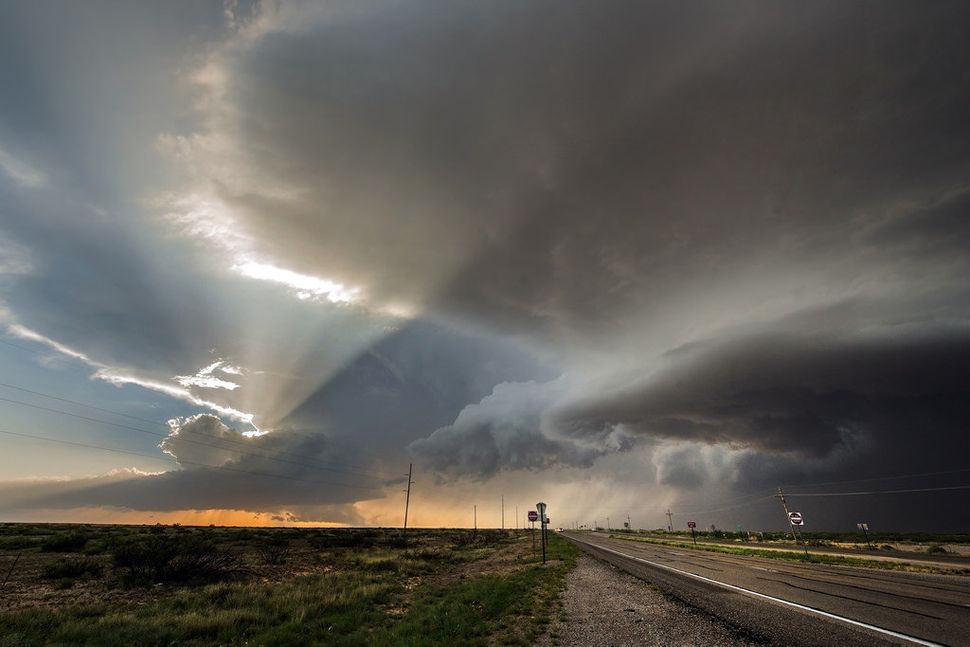 On The Hunt For Supercells: Amateur Photographer Captures Breathtaking ...