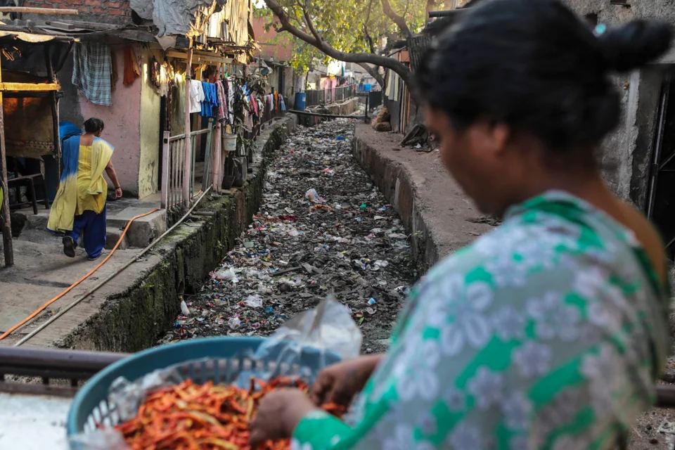 Growing garbage mound unnerves Domlur residents