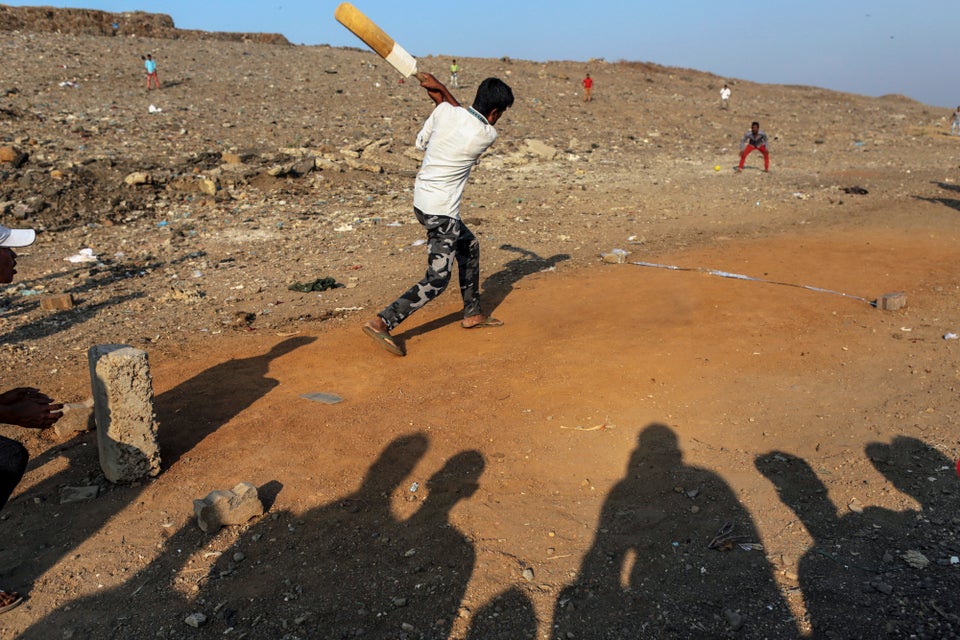 Growing garbage mound unnerves Domlur residents