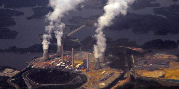 Georgia Power's coal-fired steam-turbine electric generating Plant Bowen in Euharlee, Georgia, about 40 miles northwest of Atlanta is seen from a commercial airliner on September 12, 2009. AFP PHOTO/Karen BLEIER (Photo credit should read KAREN BLEIER/AFP/Getty Images)