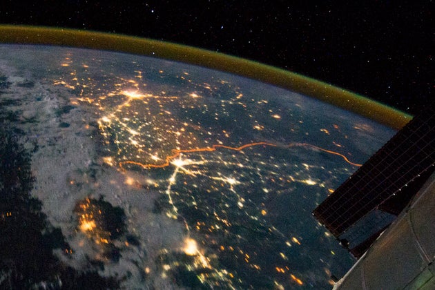 The India Pakistan Border From The International Space Station A Unique View Of Asia Photo Huffpost