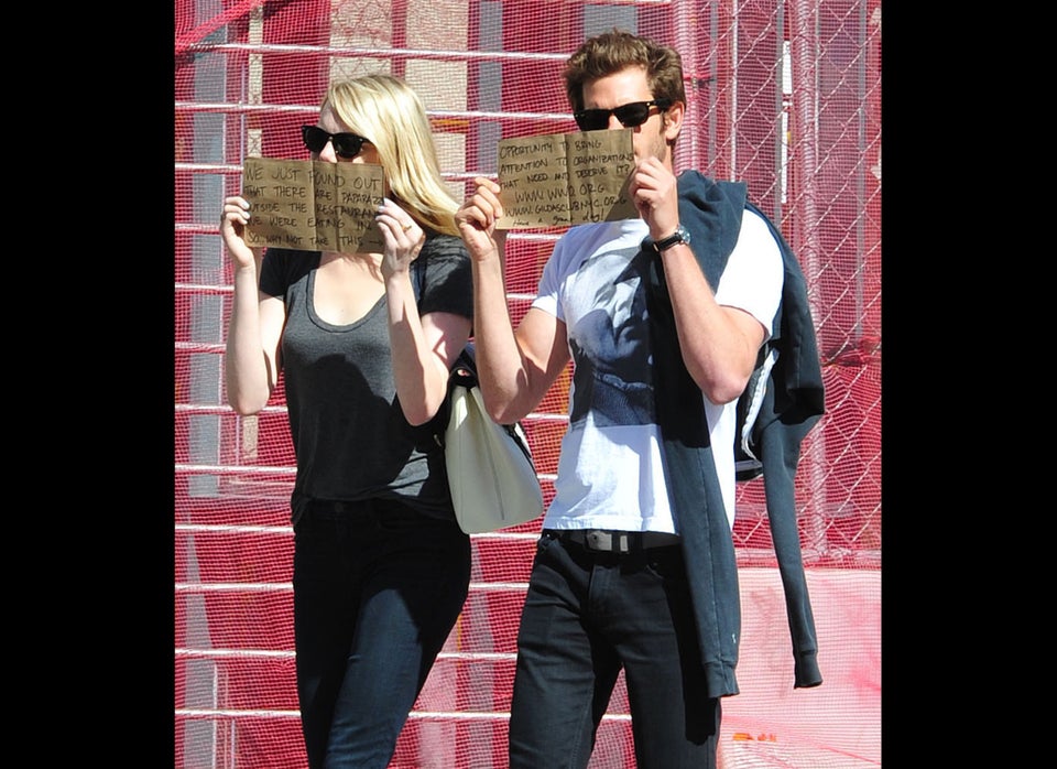 Andrew Garfield, Emma Stone paparazzi charity moment