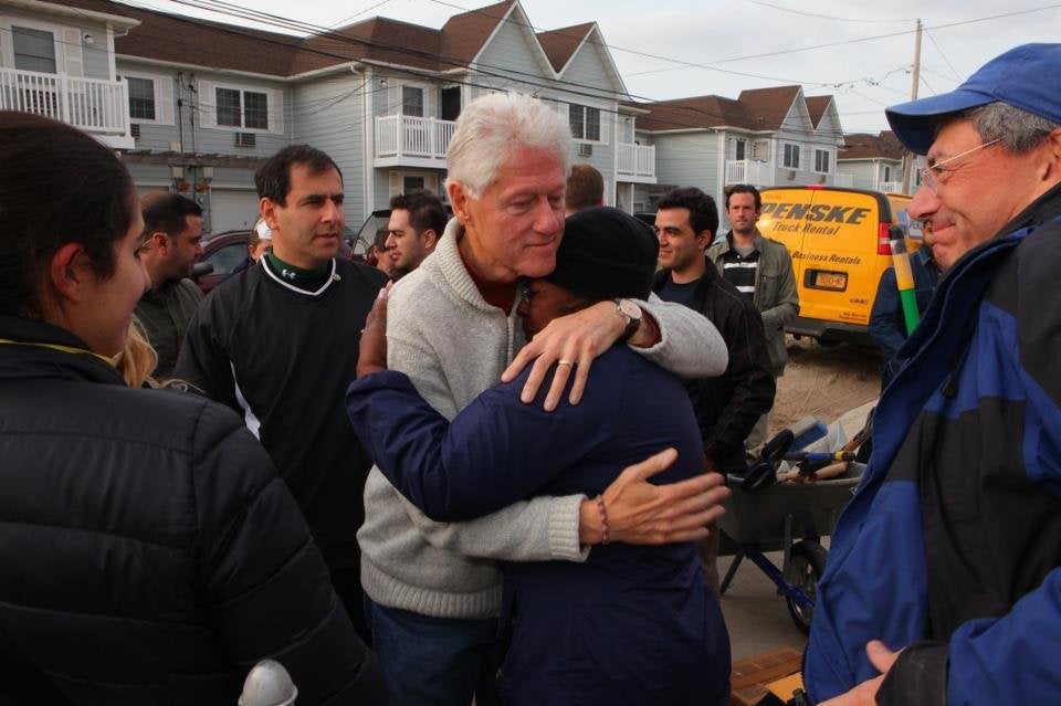 Bill Clinton Volunteers With Sandy Victims