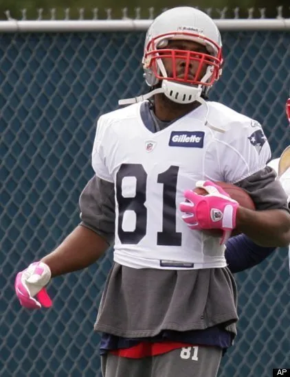 Pretty in pink: NFL players, cheerleaders raise breast cancer awareness -  Photos - Washington Times