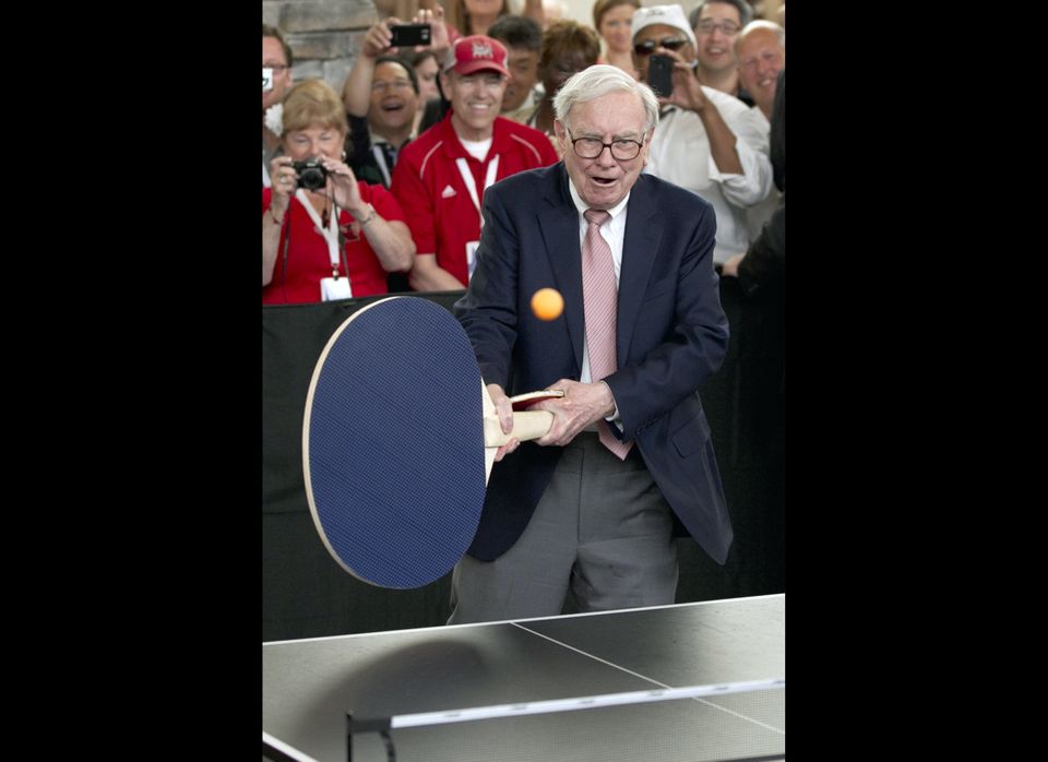Warren Buffett Uses A Huge Paddle