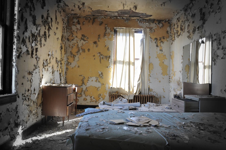 19 Eerie Photos That Put Americas Problems In Plain Sight Huffpost Impact