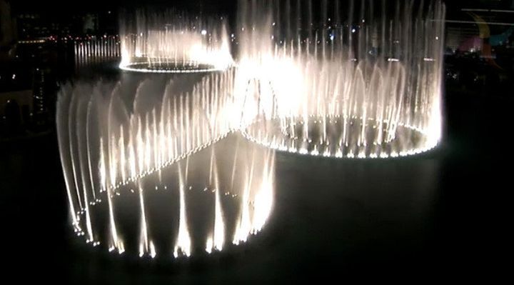 Dubai's Fountains Choreographed To Whitney Houston's 