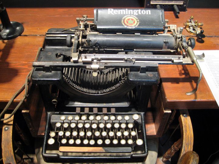 Description Remington Typewriter | Source Flickr : http://flickr. com/photos/65172294@N00/2757814618 Remington Typewriter | Date 2008-05- ... 