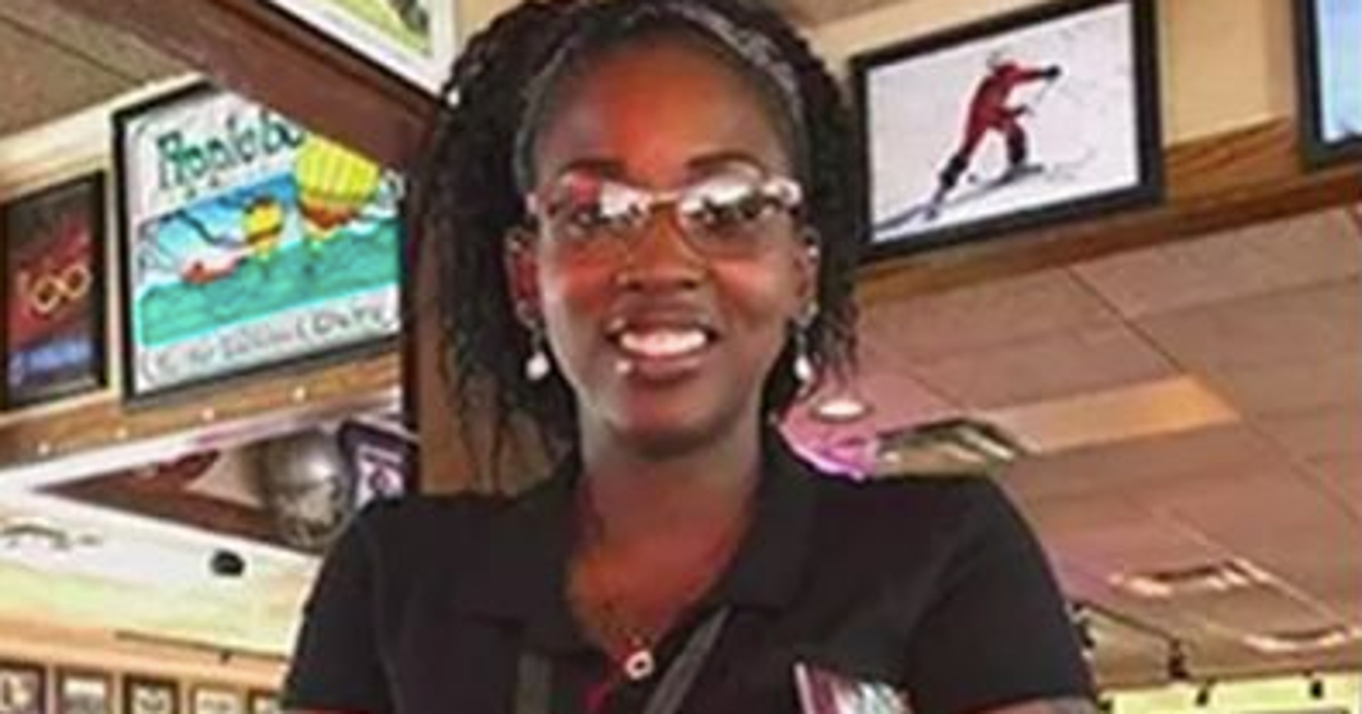 Applebee's Customers Reportedly Stiff Waitress 'We Don't Tip Black