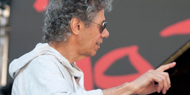 VIENNE, FRANCE - JUNE 30: Chick Corea performs during the Jazz A Vienne festival on June 30, 2013 in Vienne, France. (Photo by David Redfern/Redferns via Getty Images)