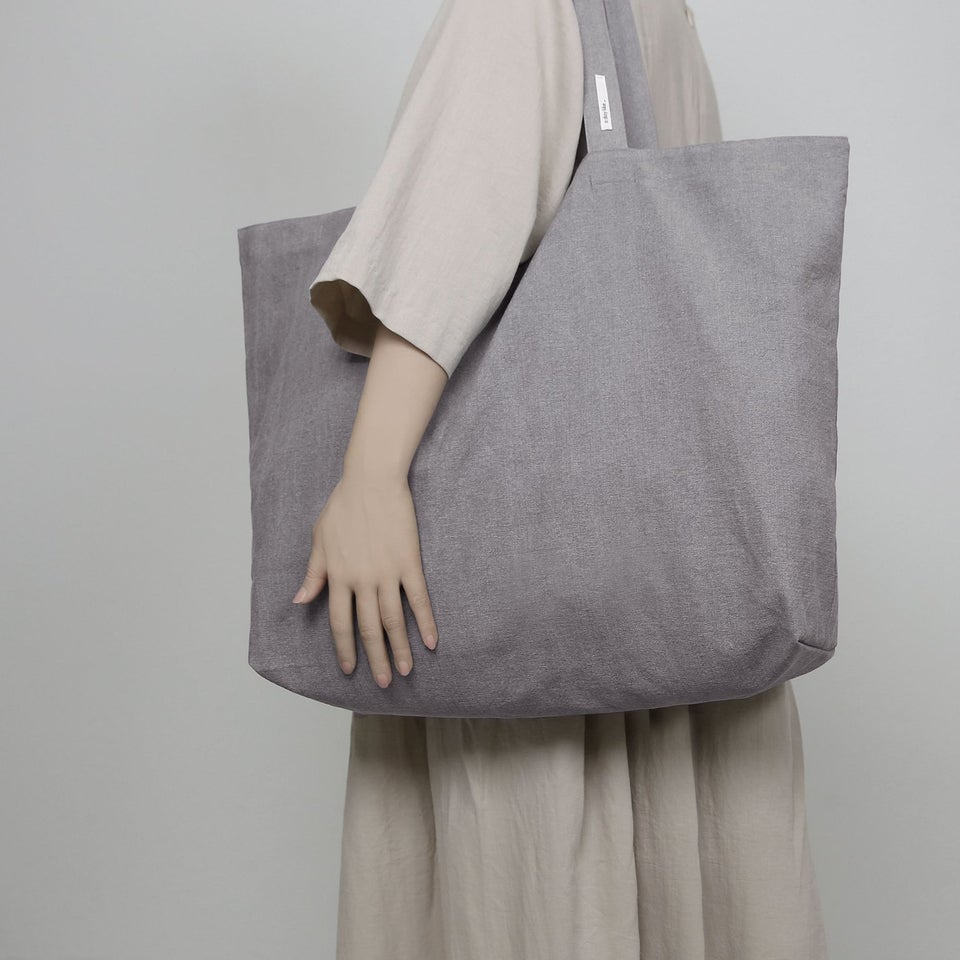 Ridiculously Massive Tote Bags Are Going To Be All The Rage For Spring ...