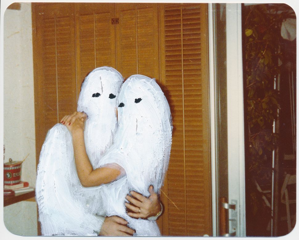 Suspiciously Lovable 'Ghost Photographs' Will Haunt Your Dreams | HuffPost