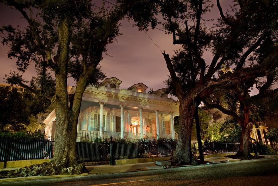 Haunting Photos Of New Orleans Homes Reveal Louisiana's Architectural