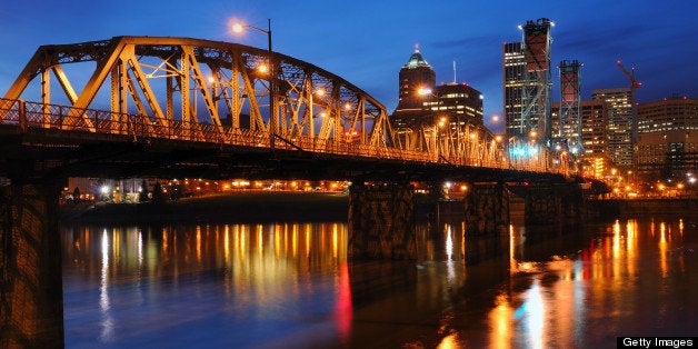 Hawthorne Bridge at dusk, Portland, Oregon, USA.