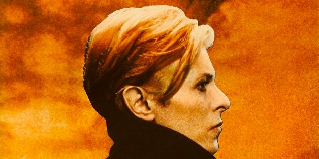 A poster for Nicolas Roeg's 1976 science fiction film 'The Man Who Fell to Earth' starring David Bowie. (Photo by Movie Poster Image Art/Getty Images)