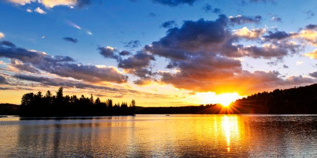 Canada, Ontario, Algonquin Park, Scenic sunset over lake