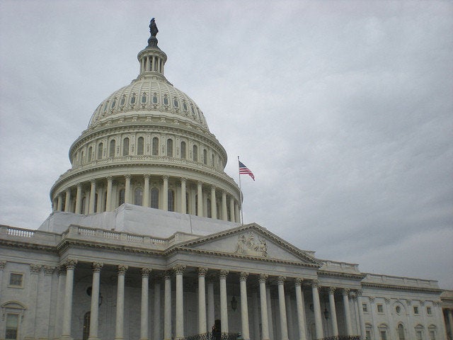description 1 A view of the United States Capitol Building | date 2012-03-30 | source http://www. flickr. com/photos/66623775
