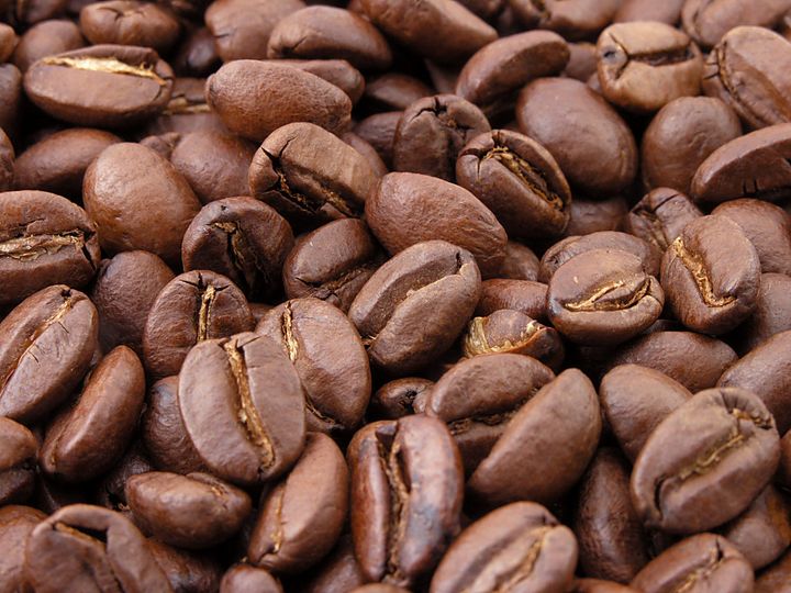 Roasted coffee bean | coffee beans Granos de café tostado (natural). Des grains de fr:café | café torréfiés. Biji kopi alami yang telah ... 