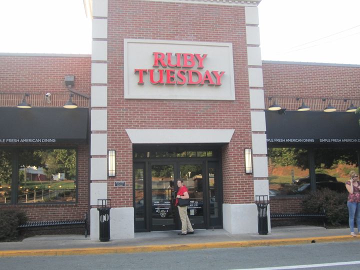 Description 1 I took photo of Ruby Tuesday restaurant in Charlottesville, VA, with Canon camera. | Source | Author Billy Hathorn | ... 