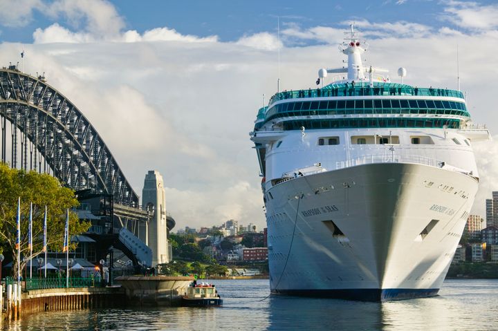 AUSTRALIA-New South Wales (NSW)-Sydney: Royal Caribbean Lines 'Rhapsody of the Seas' docking in Sydney Harbor / Morning