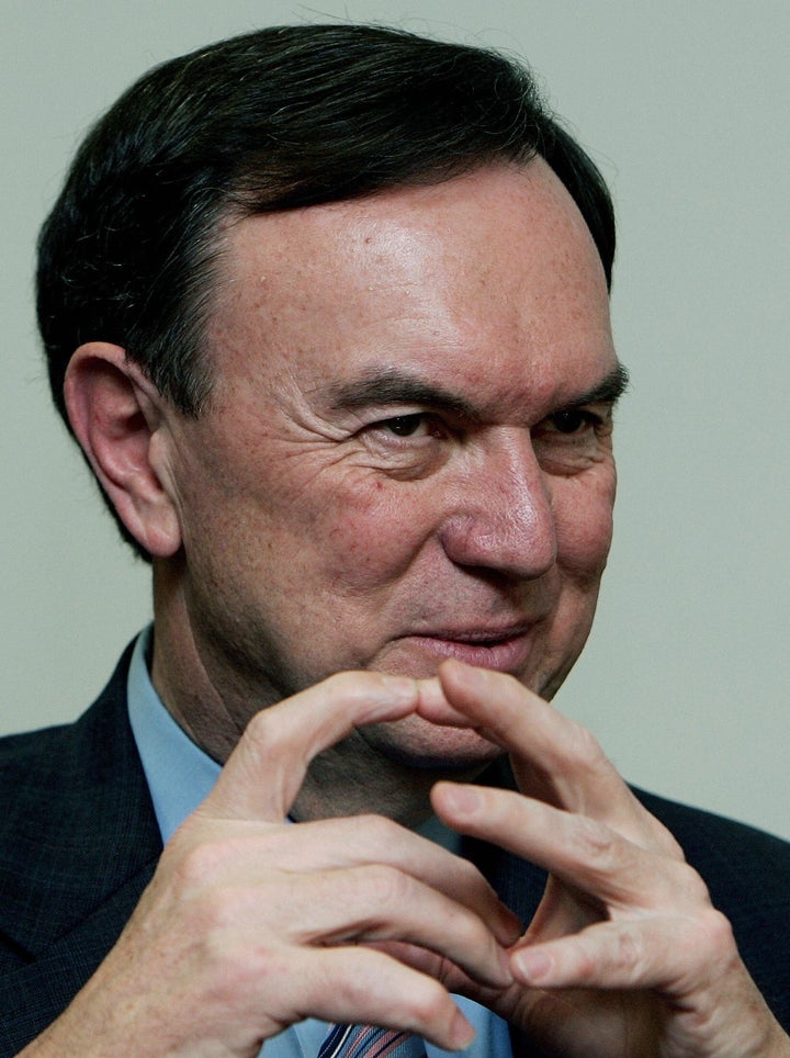 New Delhi, INDIA: Vice-chairman of US based supermarket giant Wal-Mart, Mike Duke gestures during a meeting with Indian Agric