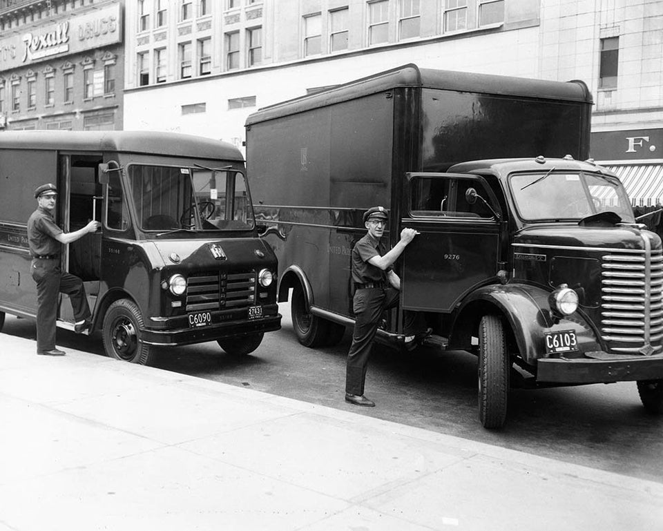 These Old School Photos Show The Evolution Of UPS' Big Brown Delivery ...