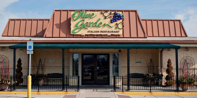 A Darden Restaurants Inc. Olive Garden location stands in Peoria, Illinois, U.S., on Tuesday, March 18, 2014. Darden Restaurants Inc. is scheduled to release earnings figures on March 21. Photographer: Daniel Acker/Bloomberg via Getty Images